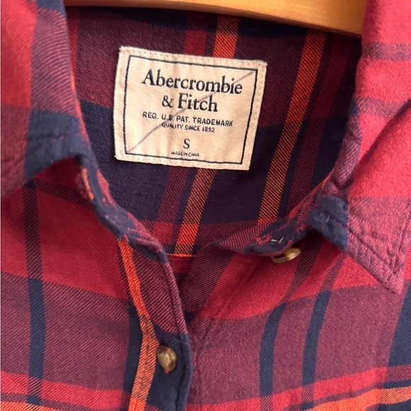 Ambercrombie& Fitch poloshirt - Picture 3 of 3